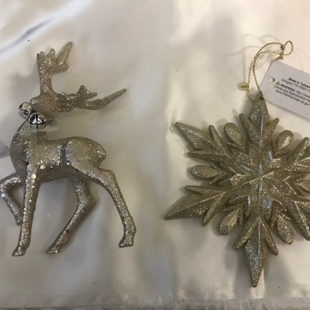 SET OF 2 GOLD SNOWFLAKE & DEER ORNAMENTS BY VON MAUR. STUNNING!